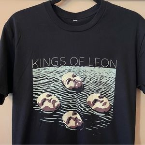 Kings of Leon concert tee ⚡️